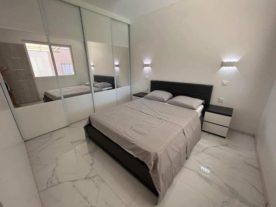 3 Chambres, Refait A Neuf, Piscine, Proche Et Gare *